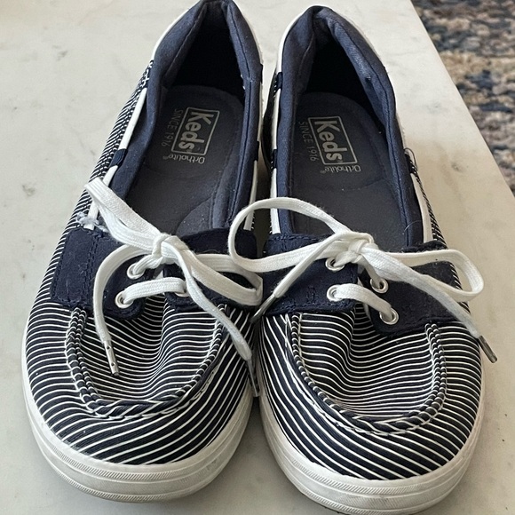Keds size 8 Navy/white stripe boat style shoes - Picture 3 of 6